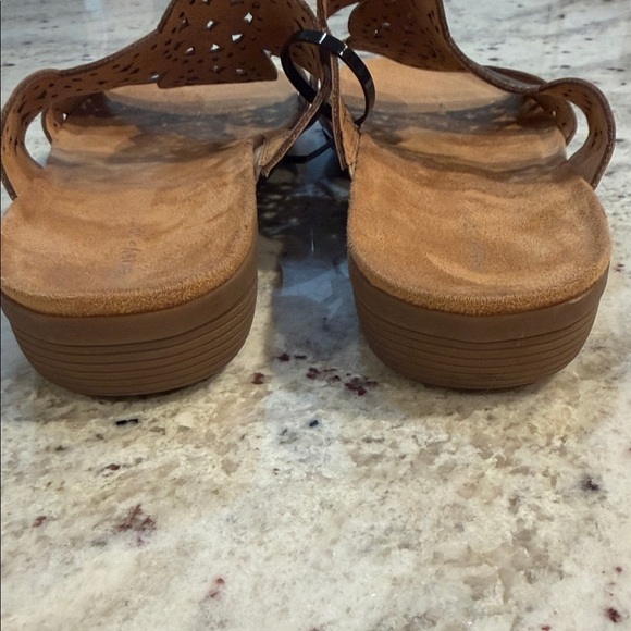 Easy Spirit Women's Leather Sandals in Metallic Bronze - Picture 5 of 8